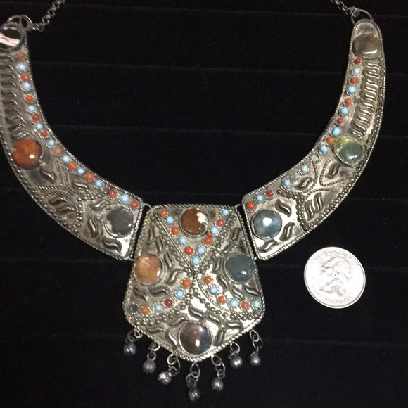 Metallic and stone necklace from Kenya - Picture 6 of 8